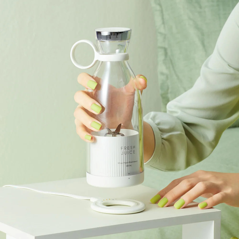 JuicyBlend Pro™ Portable Smoothie Maker